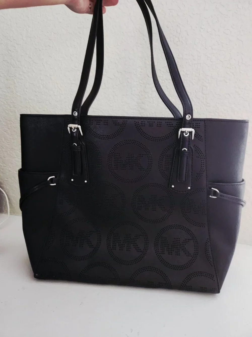 Like New Michael Kors Black Voyager Perforated Large Tote Bag